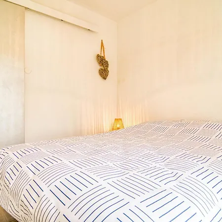 Le Clos Pecheur By Interhome 아파트